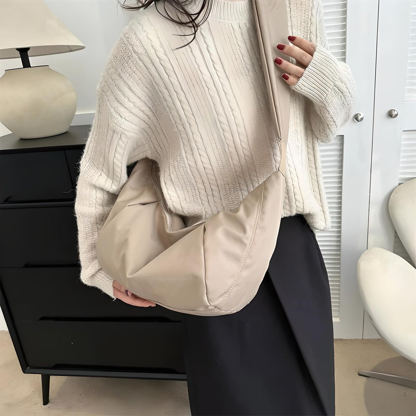 Kompaktowa torba na ramię sling bag | Funkcjonalność i styl