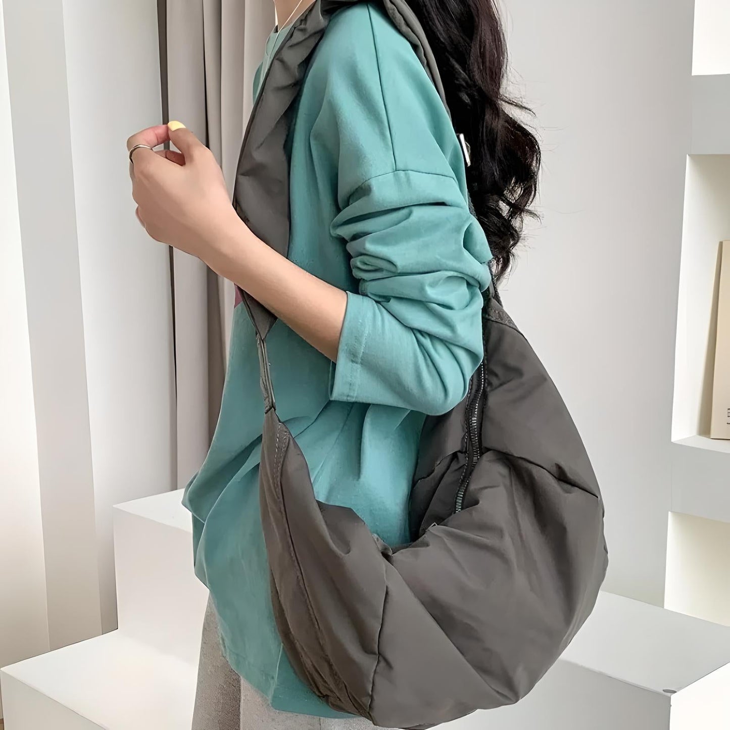 Kompaktowa torba na ramię sling bag | Funkcjonalność i styl