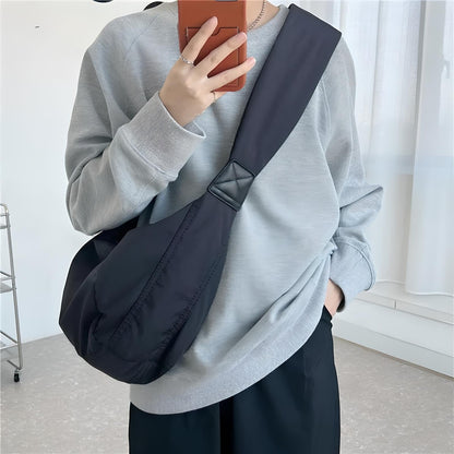 Kompaktowa torba na ramię sling bag | Funkcjonalność i styl